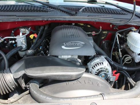 Used 2004 Chevrolet Silverado 2500 LT AWD/4WD image 25