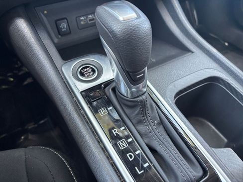 Used 2025 Nissan Sentra SV FWD image 41