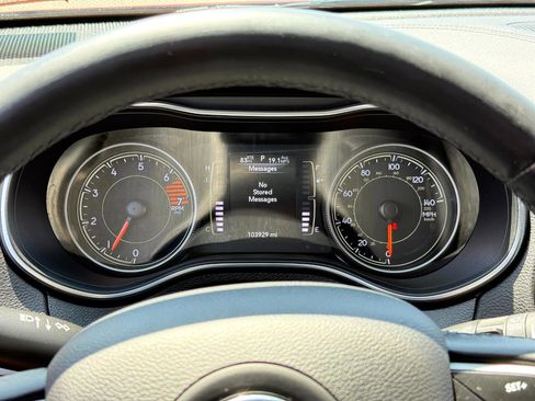 Used 2019 Jeep Cherokee Latitude Plus w/ Comfort/Convenience Group image 73