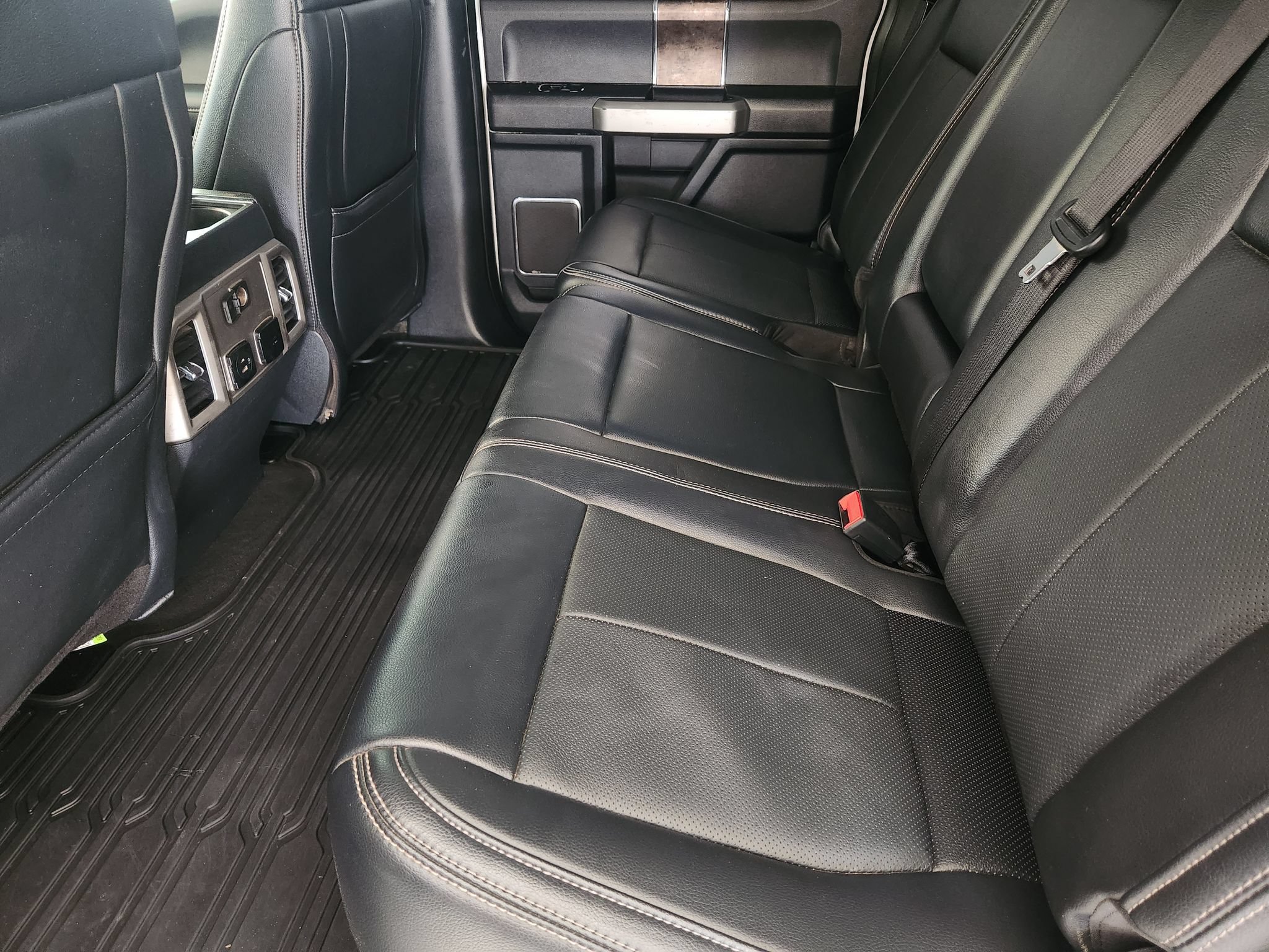 Used 2022 Ford F250 Lariat w/ Lariat Value Package AWD/4WD image 31