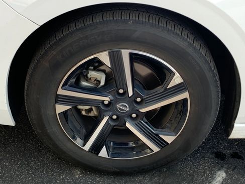 Used 2025 Nissan Sentra SV image 28