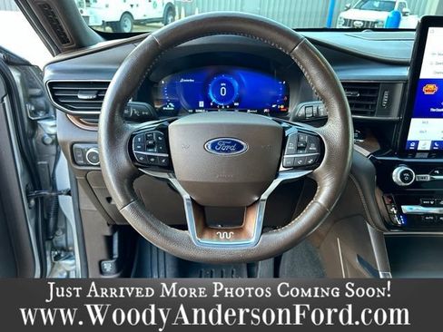 Used 2022 Ford Explorer King Ranch w/ Premium Technology Package AWD/4WD image 9