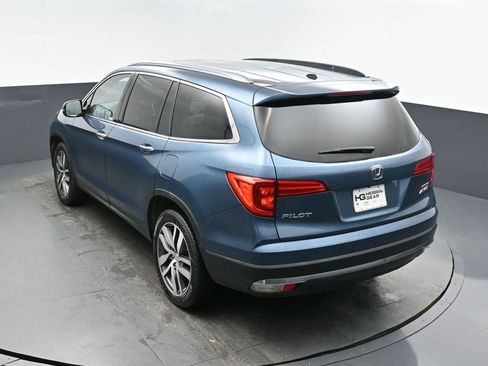 Used 2018 Honda Pilot Touring image 36