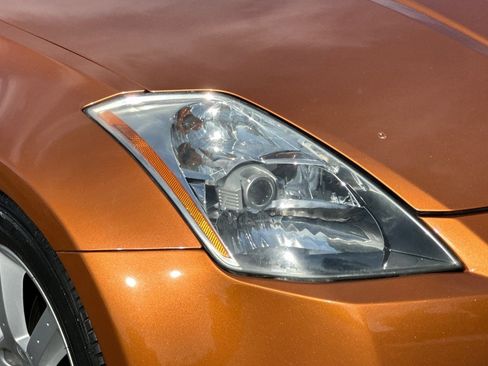 Used 2004 Nissan 350Z Touring image 10