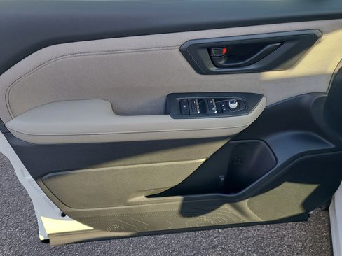 Used 2025 Subaru Forester Premium image 20