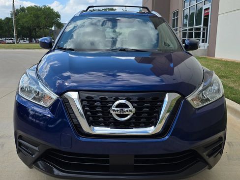 Used 2020 Nissan Kicks SV w/ Exterior Package FWD image 2