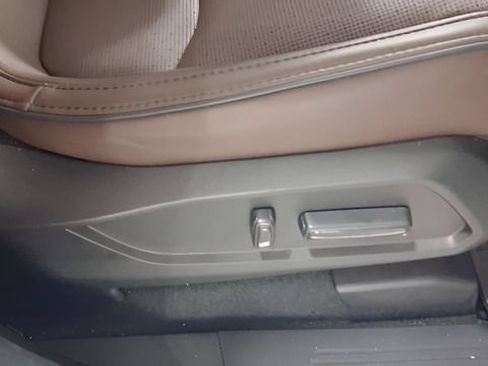 Used 2025 Honda Pilot Elite image 19