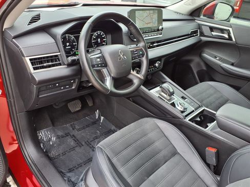Used 2025 Mitsubishi Outlander 4WD Plug-In Hybrid image 16