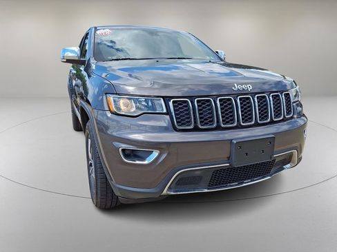 Used 2018 Jeep Grand Cherokee Limited AWD/4WD image 2
