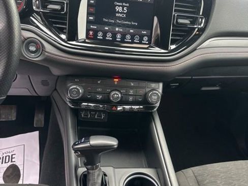 Used 2024 Dodge Durango GT image 19