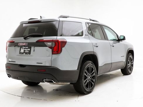 Used 2023 GMC Acadia SLE w/ Driver Convenience Package image 9