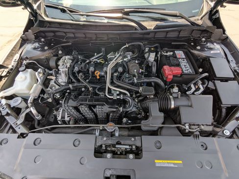 Used 2025 Nissan Altima 2.5 SR FWD image 35