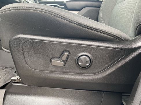 Used 2022 RAM 1500 Big Horn AWD/4WD image 16