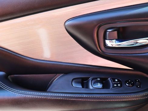 Used 2017 Nissan Murano SV FWD image 40