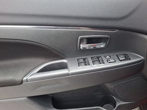 Used 2025 Mitsubishi Outlander Sport ES AWD/4WD image 12