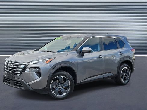 Used 2024 Nissan Rogue SV image 1
