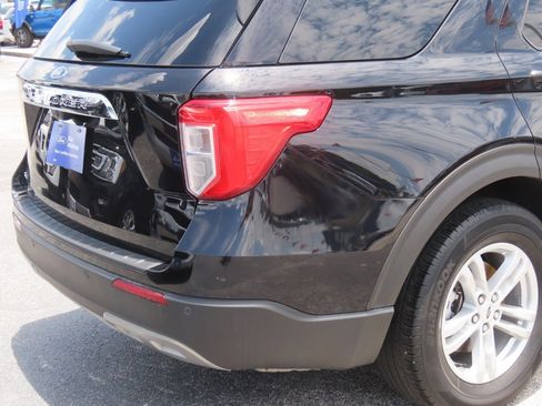 Certified 2023 Ford Explorer XLT w/ Equipment Group 202A RWD image 10