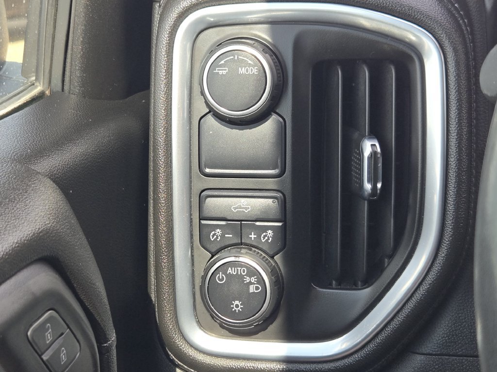 Used 2021 Chevrolet Silverado 1500 LT RWD image 24