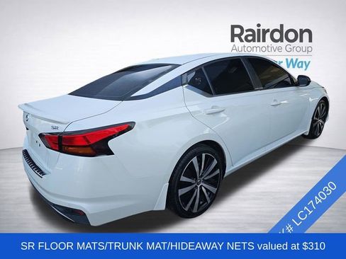 Used 2020 Nissan Altima 2.5 SR w/ Premium Package FWD image 4