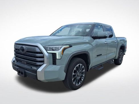 Used 2025 Toyota Tundra Limited AWD/4WD image 14