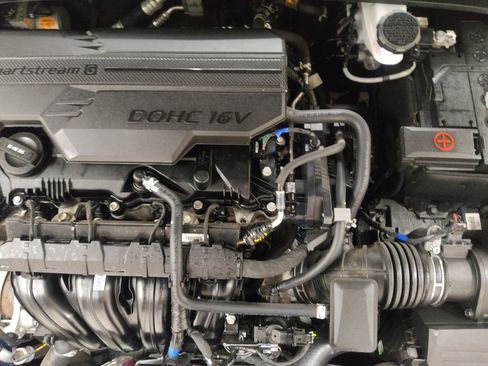 Used 2025 Hyundai Elantra SEL FWD image 30