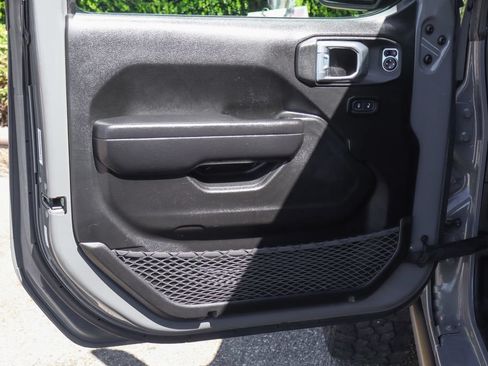 Used 2023 Jeep Gladiator Mojave w/ LED Lighting Group AWD/4WD image 13