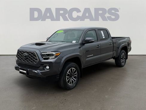 Used 2021 Toyota Tacoma TRD Sport AWD/4WD image 3