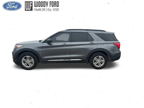 Used 2022 Ford Explorer XLT w/ Equipment Group 202A image 2