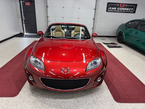Used 2010 MAZDA MX-5 Miata Grand Touring w/ Premium Pkg RWD image 9