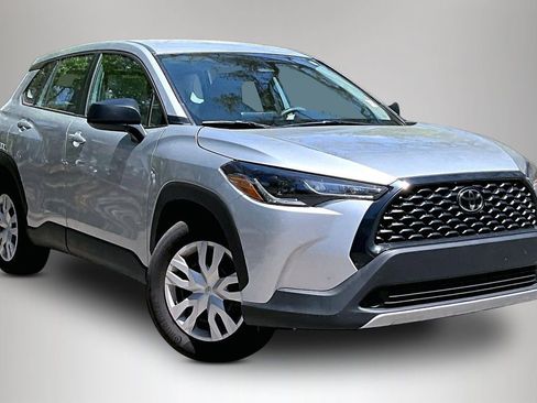 Used 2023 Toyota Corolla Cross L image 2