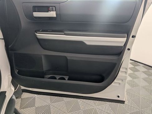 Used 2014 Toyota Tundra SR5 w/ SR5 Upgrade Package image 31