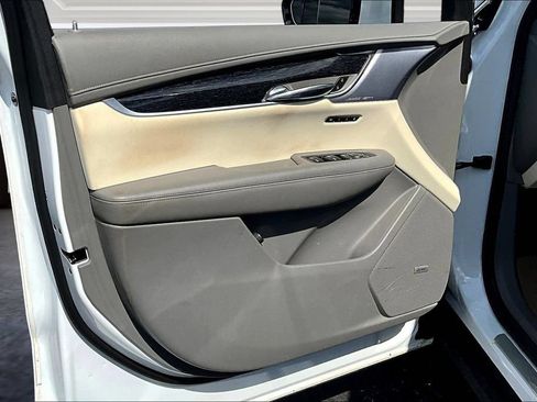 Used 2023 Cadillac XT6 Premium Luxury w/ LPO, Floor Liner Package AWD/4WD image 20