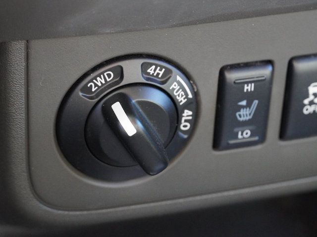 Used 2020 Nissan Frontier PRO-4X AWD/4WD image 40