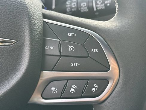 New 2026 Chrysler Pacifica Select FWD image 24