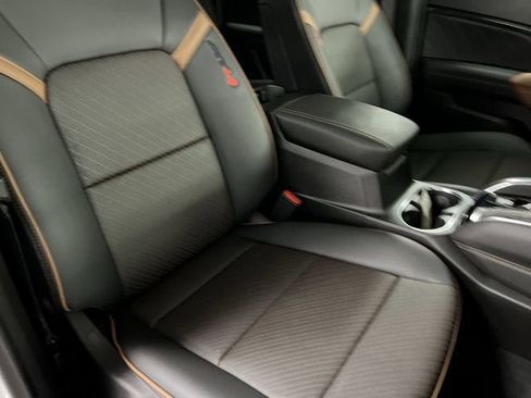 Certified 2025 GMC Canyon AT4 w/ AT4 Premium Package AWD/4WD image 28