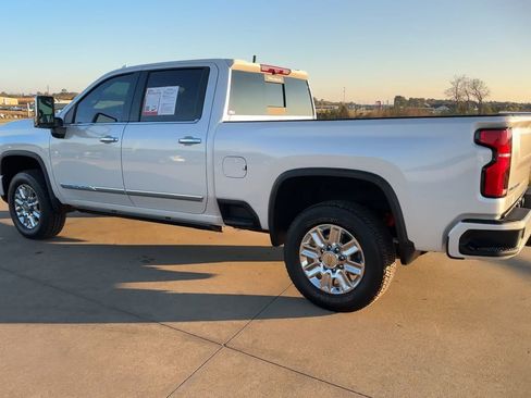 Used 2025 Chevrolet Silverado 2500 High Country w/ Technology Package image 5