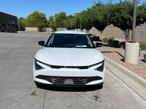 Used 2025 Kia EV6 Light RWD image 5