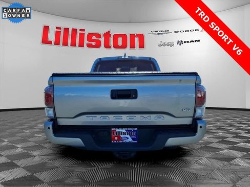 Used 2021 Toyota Tacoma TRD Sport image 5