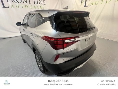 Used 2023 Kia Seltos LX AWD/4WD image 5