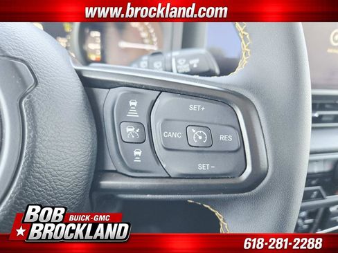 Used 2024 Jeep Wrangler Unlimited AWD/4WD image 23