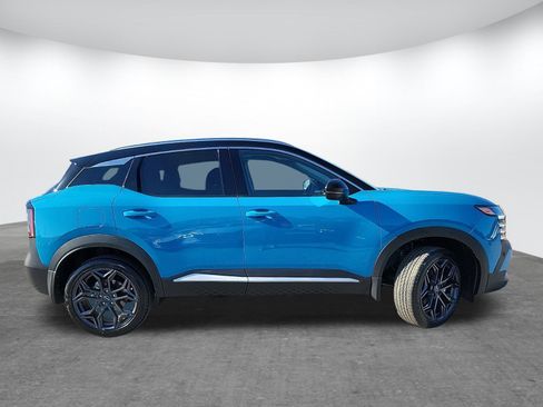 New 2025 Nissan Kicks SR w/ SR Premium Package FWD image 4