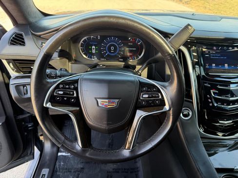 Used 2020 Cadillac Escalade ESV Platinum image 19