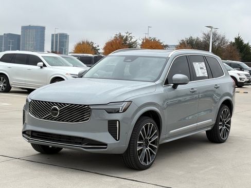 New 2026 Volvo XC90 B6 Plus image 3