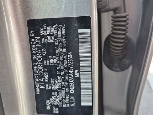 Used 2025 Kia Seltos S FWD image 9