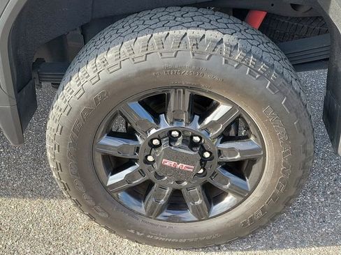 Used 2024 GMC Sierra 2500 AT4 w/ AT4 Premium Plus Package image 8