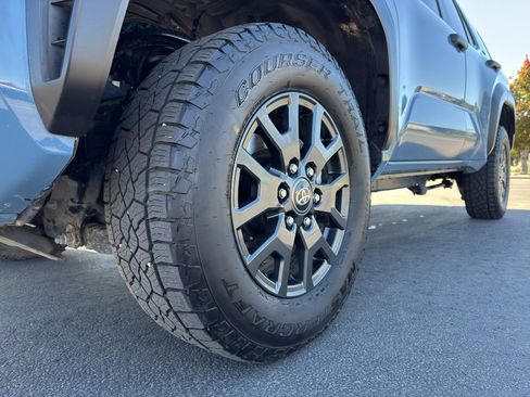 Certified 2025 Toyota 4Runner SR5 AWD/4WD image 19