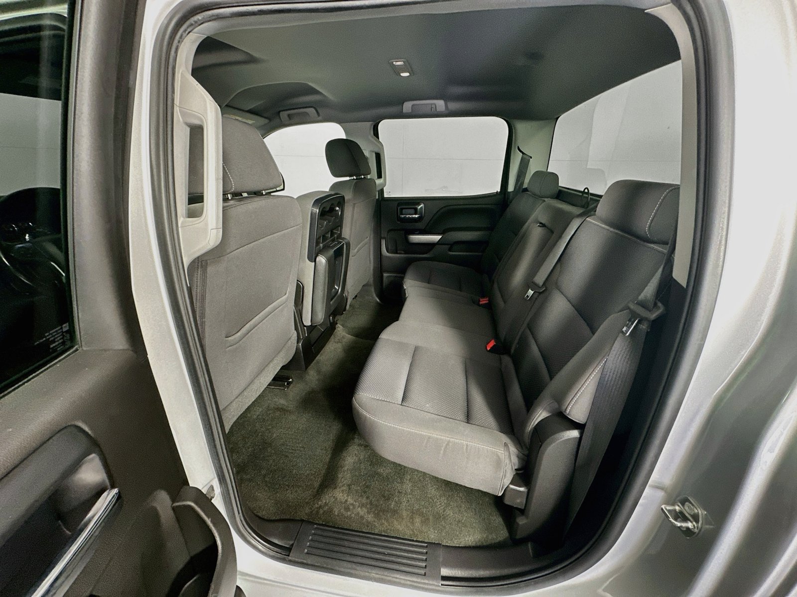 Used 2018 Chevrolet Silverado 1500 LT AWD/4WD image 23