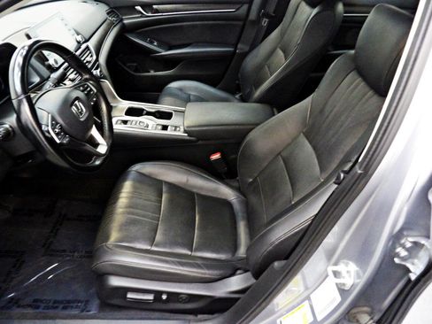 Used 2022 Honda Accord Touring image 8