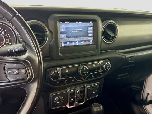 Used 2021 Jeep Gladiator Sport image 18
