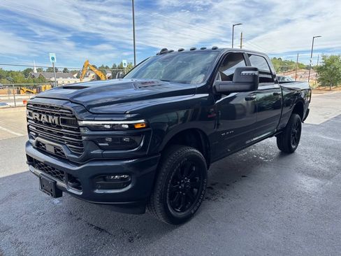 Used 2025 RAM 2500 Laramie w/ Night Edition AWD/4WD image 2